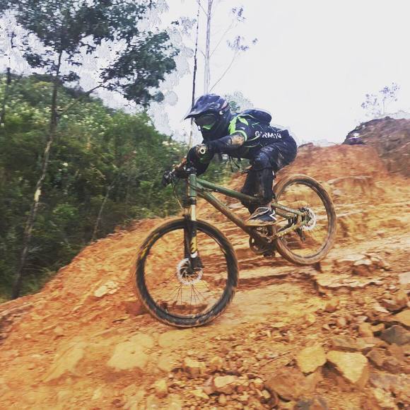 Meet your Posher, Carlos - Picture 1 of 1